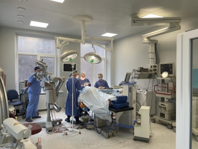 У Тернопільській міській комунальній лікарні швидкої допомоги відкрили сучасну нейрохірургічну операційну