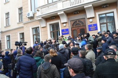 У поліції відреагували на понеділкові сутички під Тернопільською міськрадою
