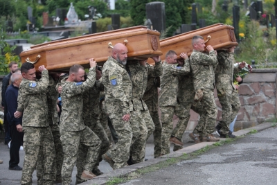 Тернопіль у жалобі: сьогодні попрощалися із двома Героями, які загинули на Донеччині (фоторепортаж)