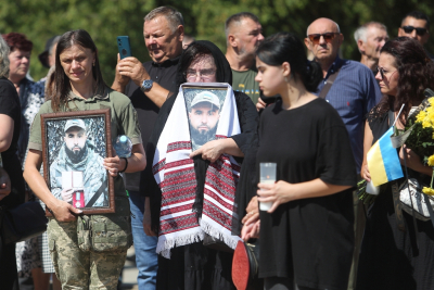 У Тернополі поховали знаного байкера Романа Довгалюка, який загинув на війні (фоторепортаж)