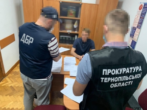 Посадовців ГУ ДФС у Тернопільській області підозрюють у розтраті алкогольних напоїв, конфіскованих у власність держави