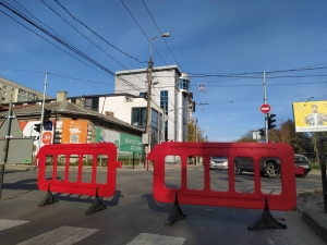 На кількох вулицях Тернополя триває поточний ремонт дорожнього покриття