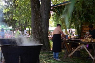 Частування по-тернопільськи – печеня на 500 чоловік (фото)