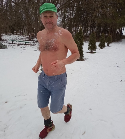 З голим торсом у мороз: житель Тернопільщини бігтиме марафон у столиці
