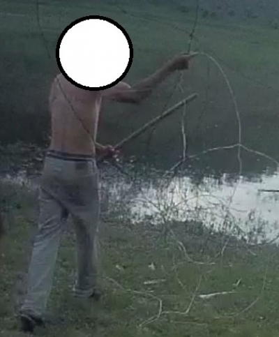 На Тернопільщині впіймали чоловіків, які ловили рибу електроловильною системою