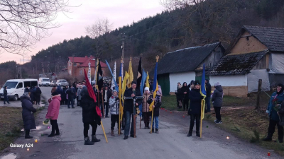 У селі на Тернопільщині зустріли полеглого воїна Олега Цінявського