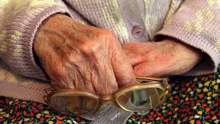 На Тернопільщні троє жінок обікрали самотню пенсіонерку