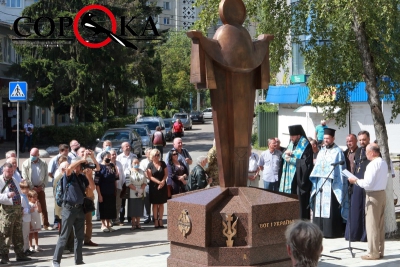 У Тернополі відкрили монумент Святої Покрови (фото)