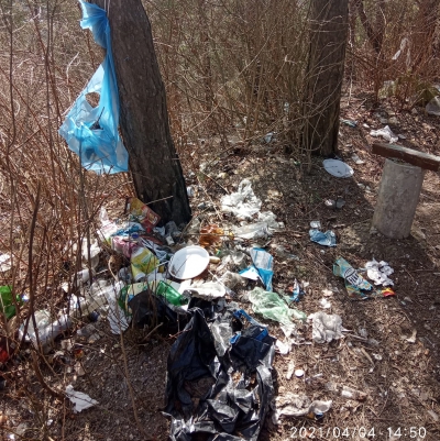 Ботанічний заказник на Тернопільщині завалили сміттям  (фотофакт)