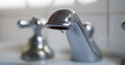 Через пошкодження водопроводу у деяких будинках Тернополя немає води