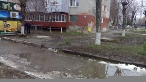 В Тернополі замість доріжки - багнюка (ФОТО)