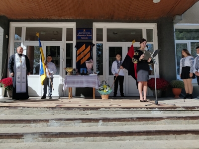 У громаді на Тернопільщині відкрили меморіальну дошку полеглому воїну Ігорю Ференцу