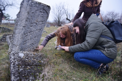 Школярам Тернопільщини пропонують створити проєкти про єврейські кладовища