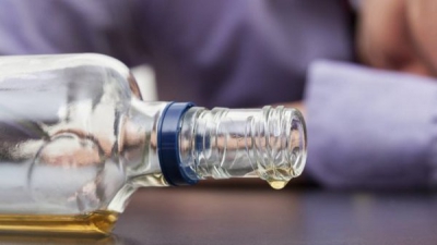 Випив спирт невідомого походження: у Тернополі чоловік отримав хімічні опіки