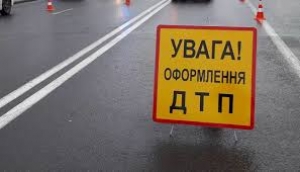 У Тернопільській області ВАЗ протаранив бетонну огорожу: водій автівки загинув