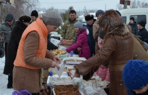 Священик та жителі села на Тернопільщині організовують благодійний ярмарок