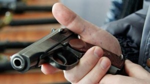 Жителі Тернопілля добровільно здають незареєстровану зброю правоохоронцям