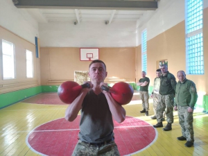 У Тернополі серед військовослужбовців обирали найсильніших (фото)