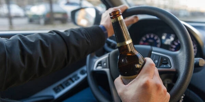 У Тернополі п’яний водій зламав пальця чоловіку, який хотів завадити йому сісти за кермо