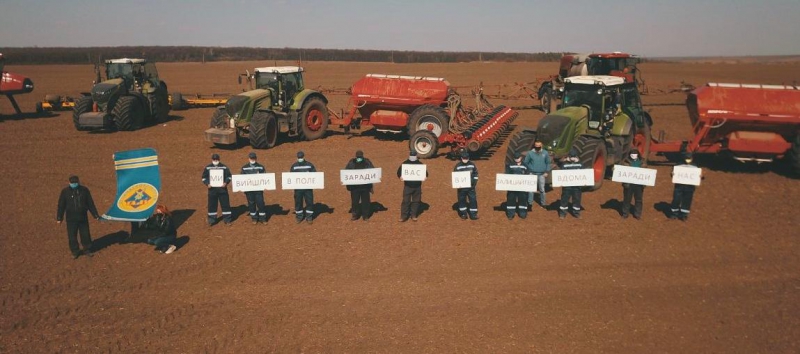 «Не залишимо людей без хліба»: на полях підприємства «Бучачагрохлібпром» у розпалі посівна