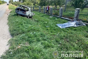 Водій загинув, а двоє пасажирів перебувають у лікарні: на Тернопільщині смертельна ДТП
