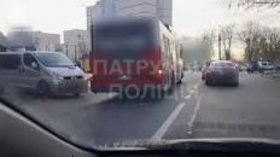 У Тернополі оштрафували водія автобуса, який здійснював пасажирські перевезення