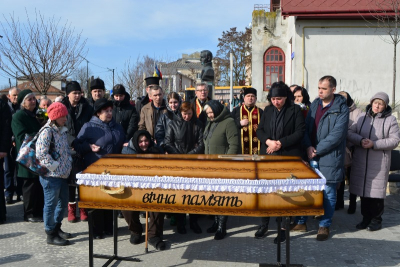 На Збаражчині попрощалися з захисником України Романом Ющишиним