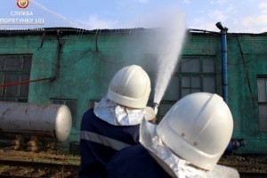 Аж 30 пожежників рятували тернопільське депо (ФОТО)
