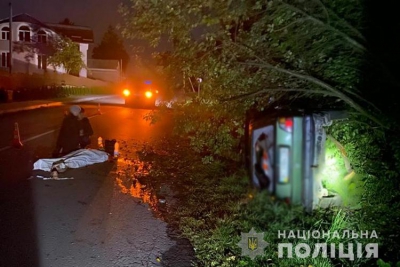 На Тернопільщині водій іномарки збив двох пішоходів. Один із хлопців загинув на місці ДТП