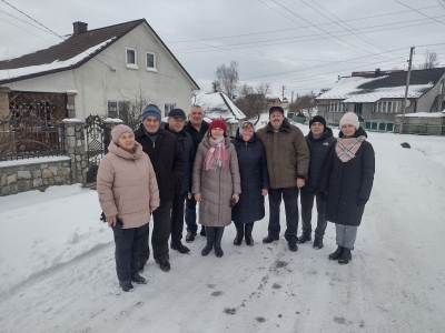 Колядники з Тернопільщини зібрали 100 000 гривень для ЗСУ