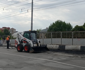 Цього тижня у різних мікрорайонах Тернополя продовжать поточний ремонт дорожнього покриття