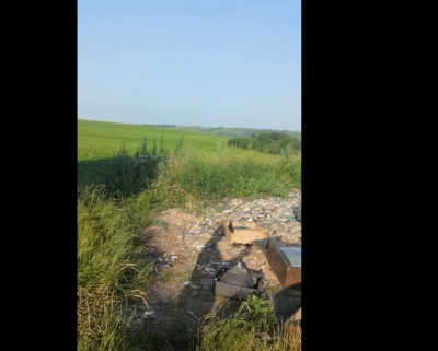 У селі на Тернопільщині — стихійне звалище (відео)
