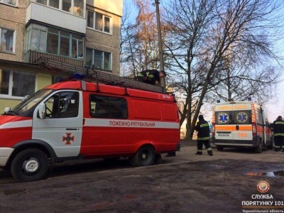 У Тернополі пенсіонер випав з вікна