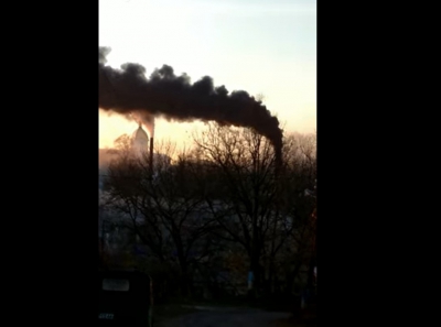 Над містом на Тернопільщині – хмара чорного диму (відео)