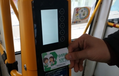 Від завтра у громадському транспорті Тернополя тимчасово призупинять можливість оплати проїзду пристроями з NFC