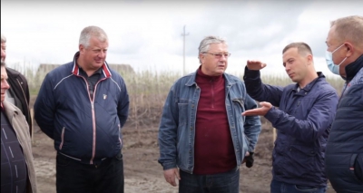 «Навіть не снилася така казка»: ветерани сільського господарства відвідали підприємства Петра Гадза (відео)