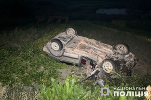 Поліцейські встановлюють обставини ДТП, у якій травмувався водій Volkswagen Golf