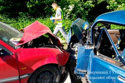 На Тернопільщині - смертельна ДТП: троє людей загинуло