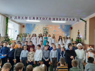 Волонтери «Бучачагрохлібпрому» до Дня Святого Миколая подарували 20 тисяч святкових подарунків (фото)