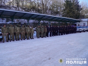 Поліція Тернопільщини отримала нові автомобілі для виконання завдань у зоні бойових дій