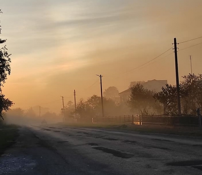 Село на Тернопільщині накрив непроглядний дим (фото)