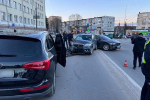 У Тернополі зіткнулися чотири автомобілі
