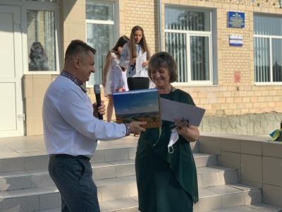 Більче-Золотецький навчально-виховний комплекс отримав сертифікат на новий харчоблок для шкільної їдальні