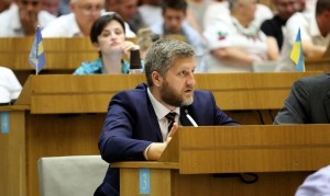 «Не підписуючи закон «Про амністію 2016 року», влада стає на сторону окупаційних військ» - Олег Сиротюк