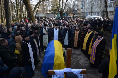 У Збаражі попрощалися з 23-річним поліцейським, який загинув на війні