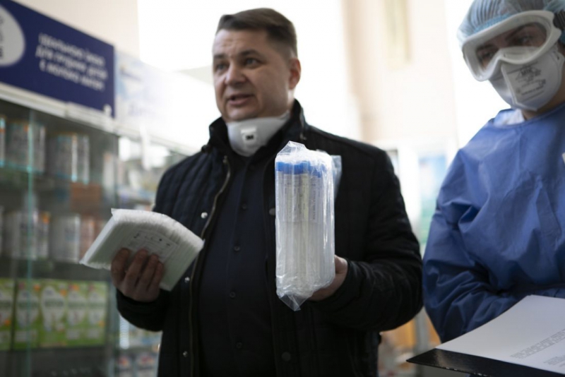Районам Тернопільщини передали пробірки для визначення коронавірусу та засоби захисту