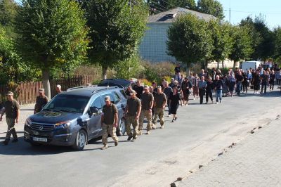 На Тернопільщині попрощалися з полеглим Героєм Володимиром Бондарчуком
