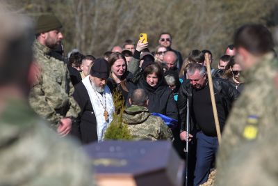 У Дружбі попрощалися з 27-річним боксером Володимиром Мандзюком, який загинув на війні (фоторепортаж)