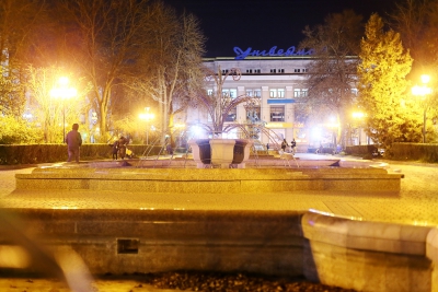 У центрі Тернополя встановили святкову ілюмінацію (фото)