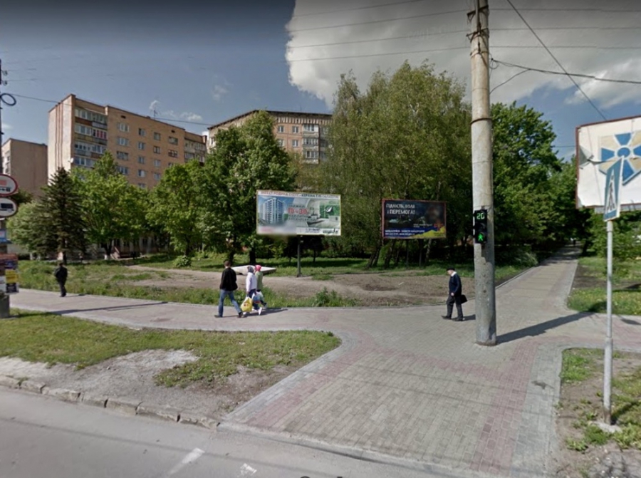 У Тернополі на перетині вулиці 15 Квітня і проспекту Злуки збудують аптеку?